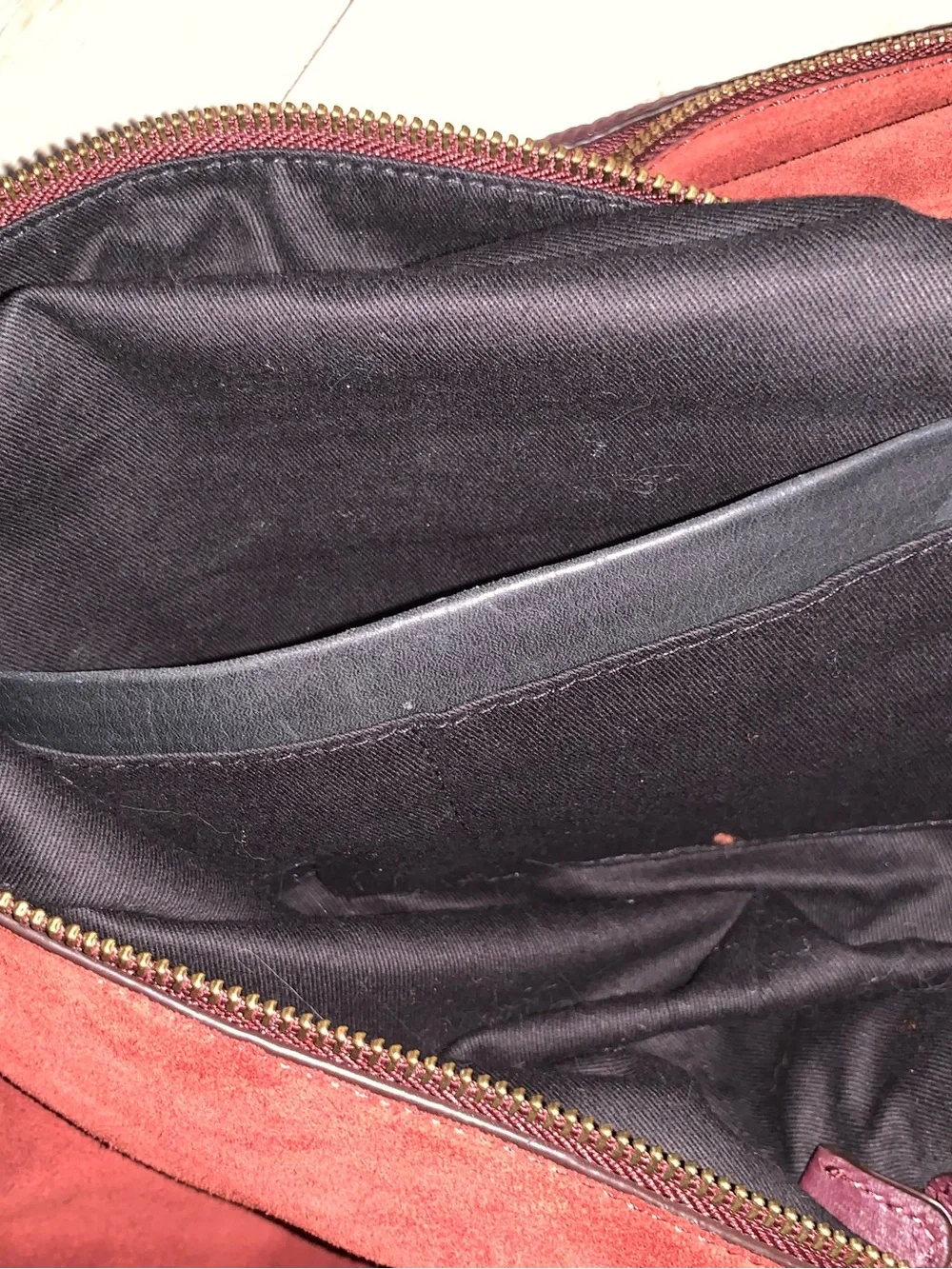 Etienne Aigner Moda Hobo Bag Burgundy Suede & Leather 100% Genuine Leather